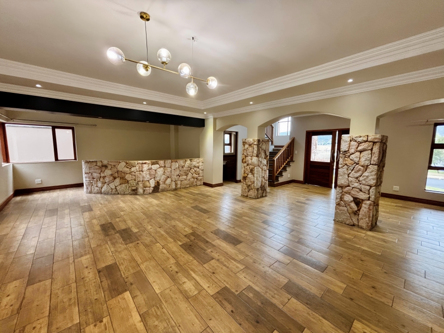 5 Bedroom Property for Sale in Xanadu Eco Park North West